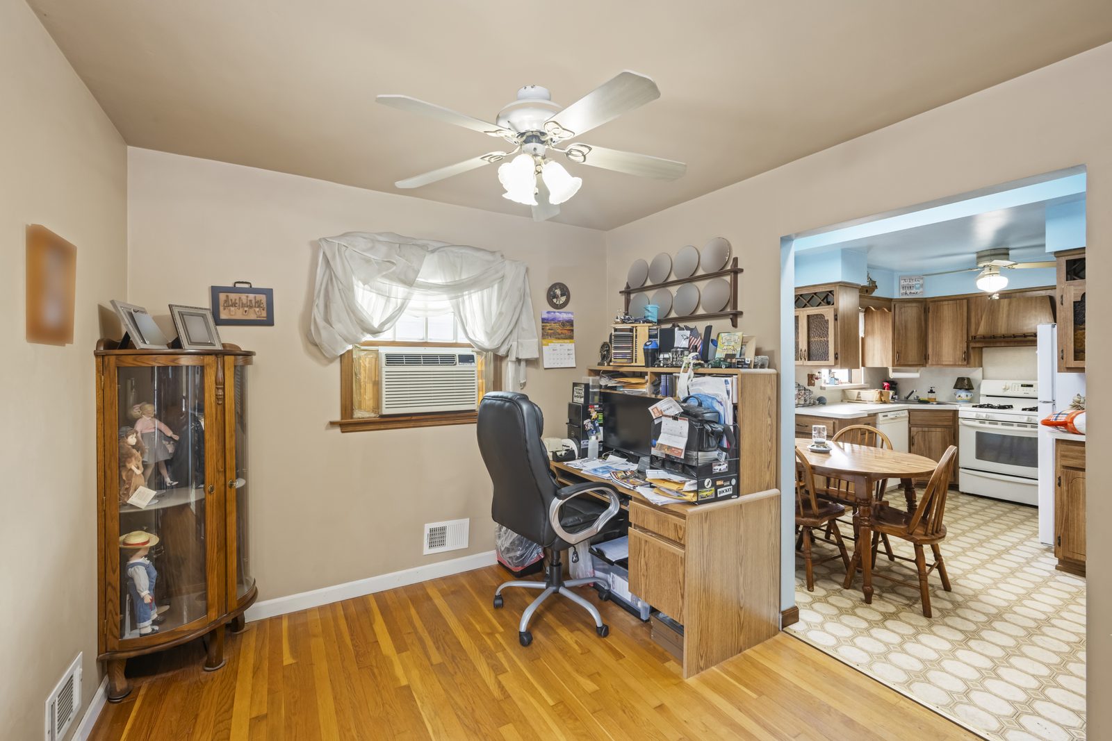 98 Figurea Ave, Eltingville, Staten Island, interior