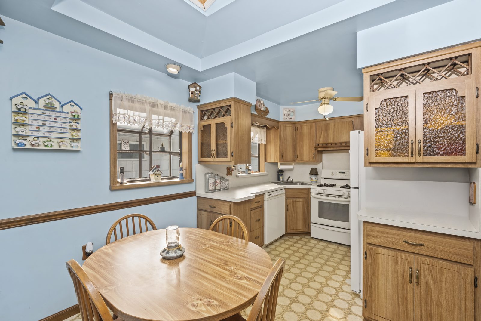 98 Figurea Ave, Eltingville, Staten Island, interior