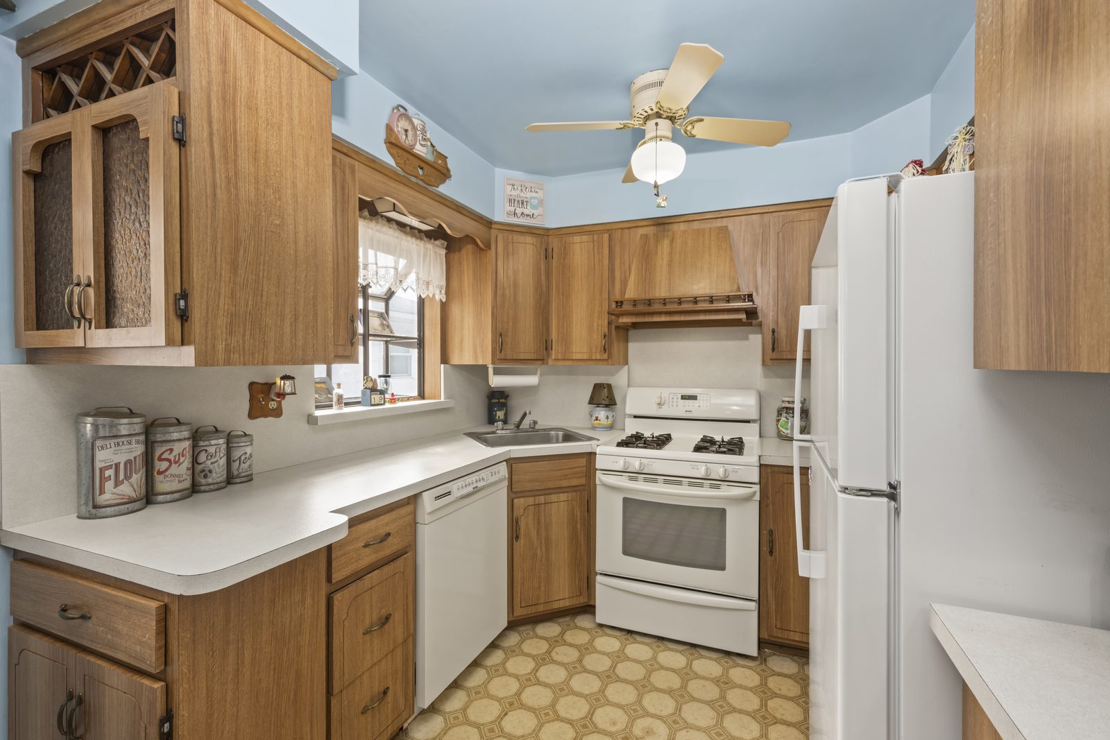 98 Figurea Ave, Eltingville, Staten Island, interior