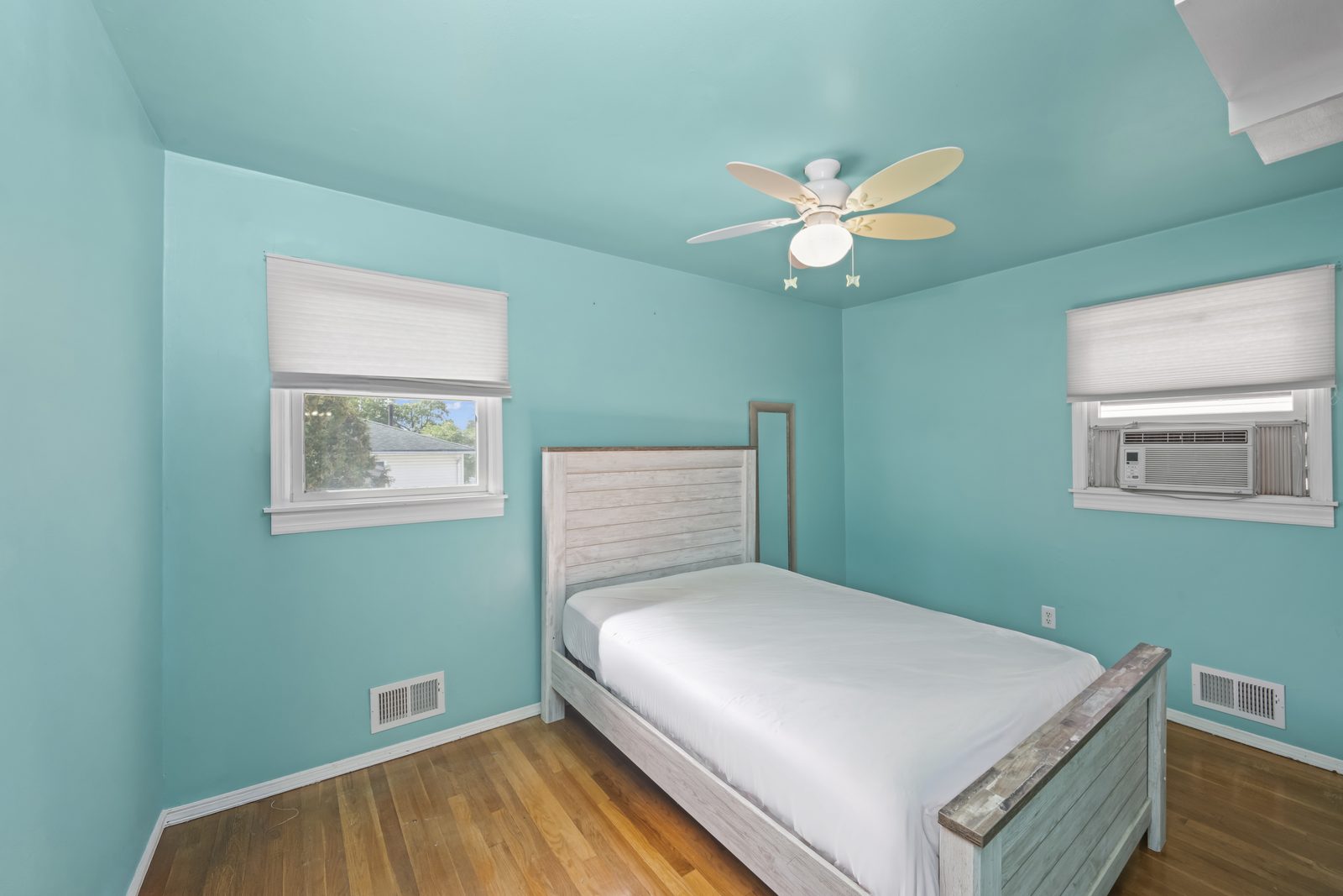 98 Figurea Ave, Eltingville, Staten Island, interior
