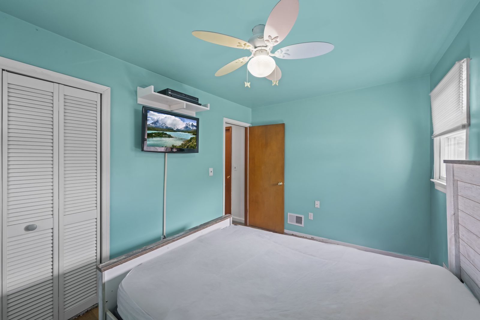 98 Figurea Ave, Eltingville, Staten Island, interior