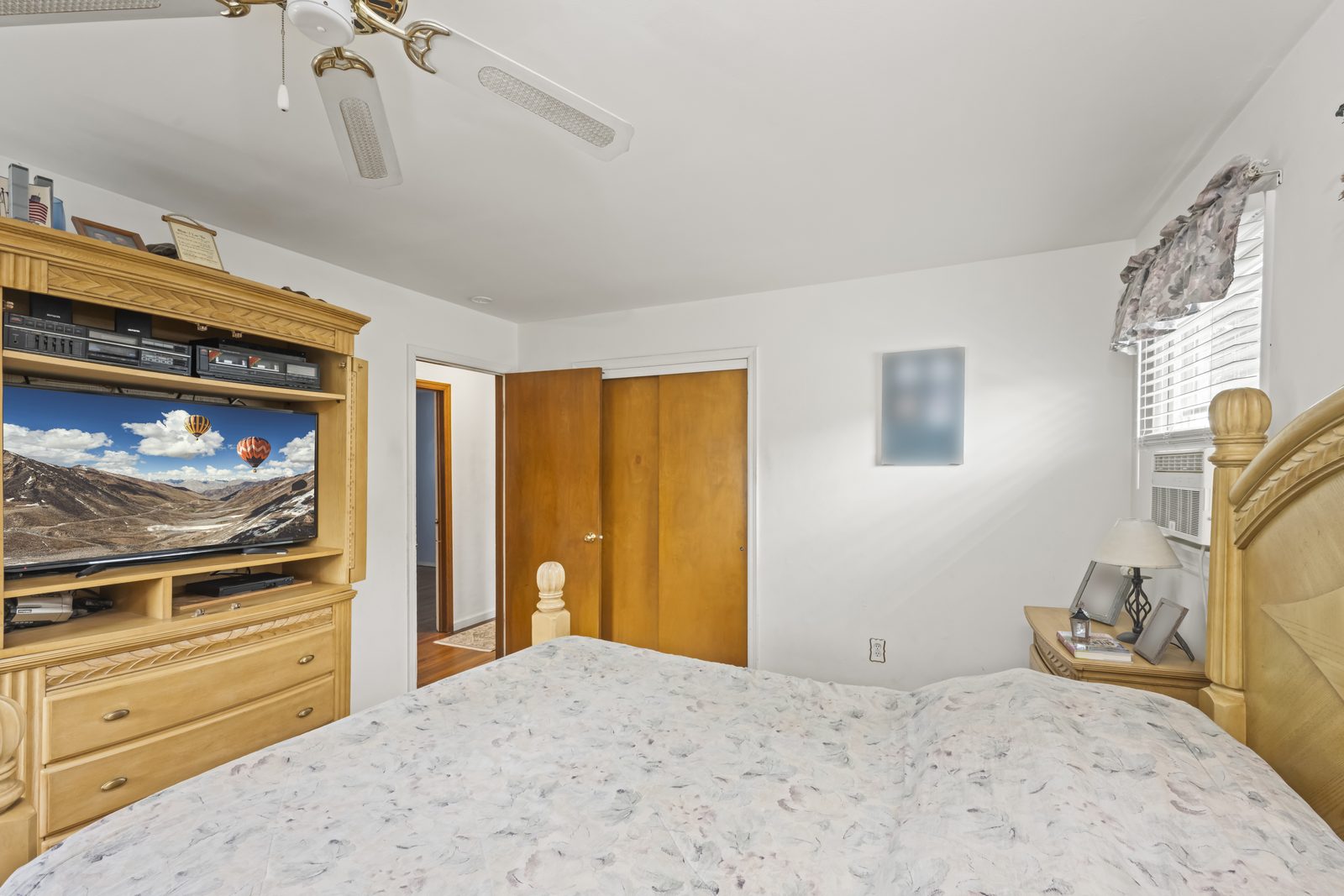 98 Figurea Ave, Eltingville, Staten Island, interior