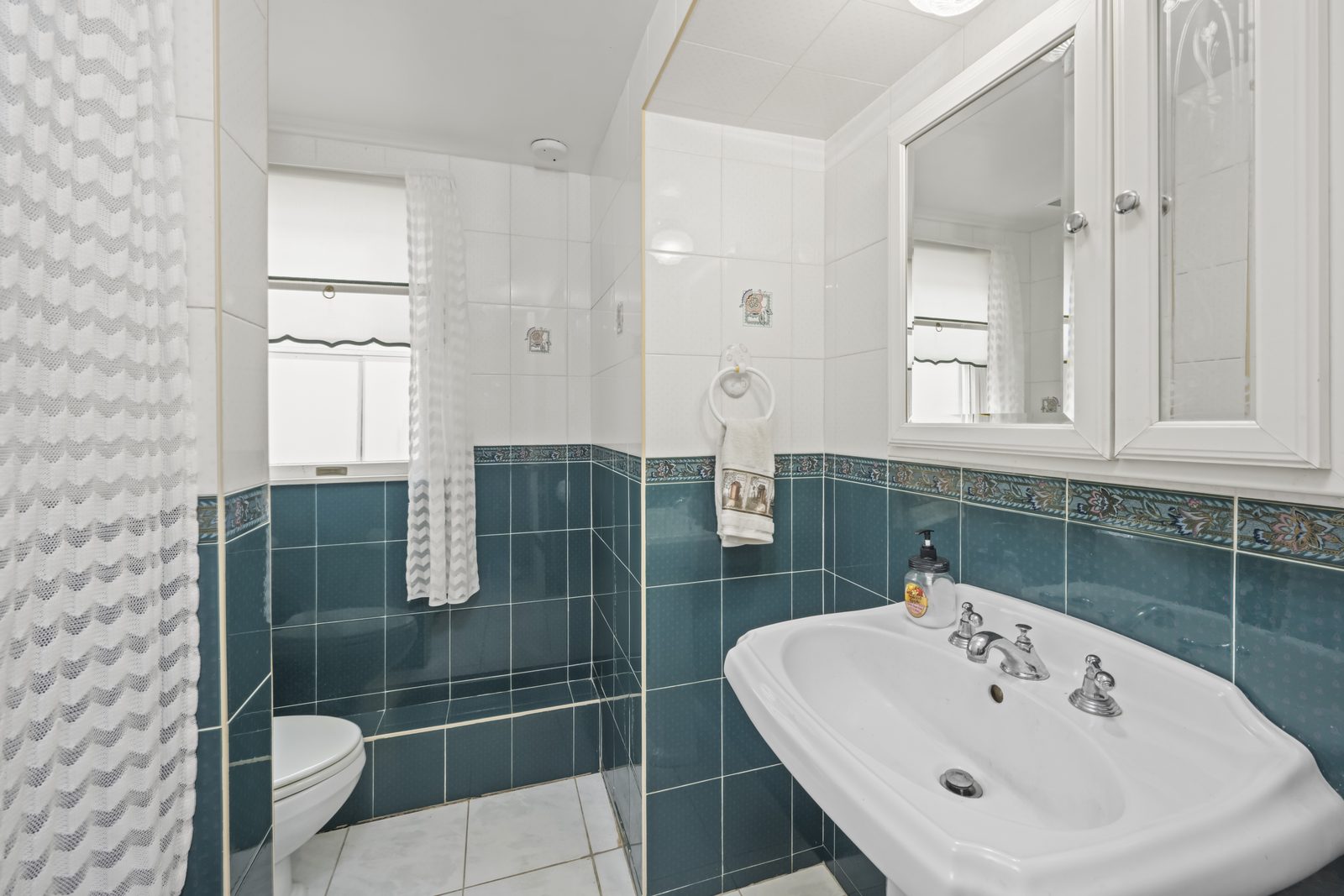98 Figurea Ave, Eltingville, Staten Island, interior