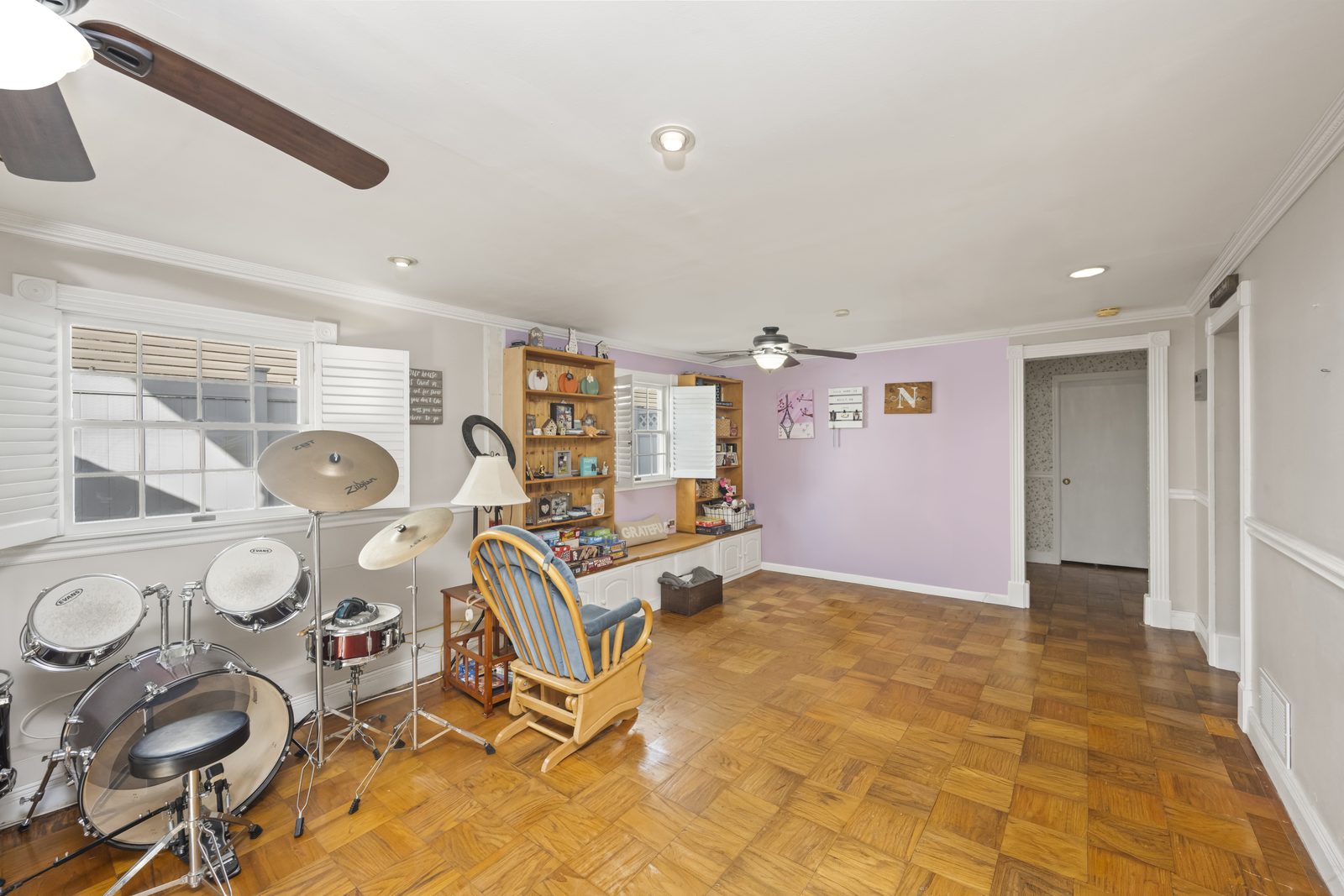 98 Figurea Ave, Eltingville, Staten Island, interior