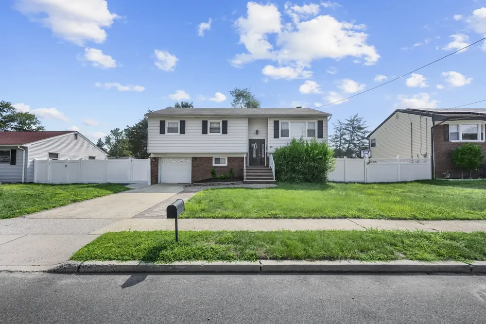 42 Shirley Blvd, front of the house