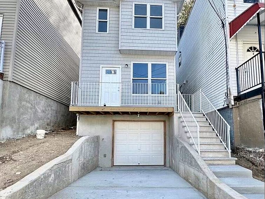 140 Hendricks Ave, Staten Island, NY