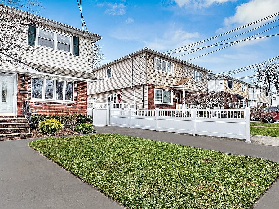 20 Brookfield Ave, Staten Island, NY