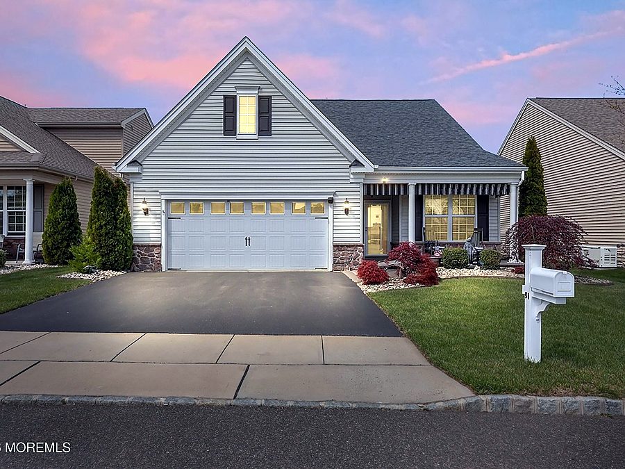 51 Mason Dr, Jackson, NJ