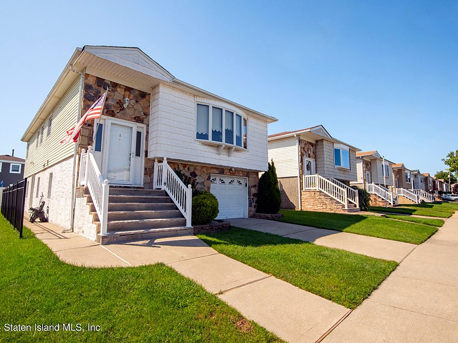 80 Berry Ave, Staten Island, NY