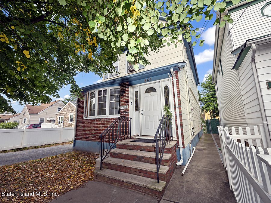 863 Delafield Ave, Staten Island, NY