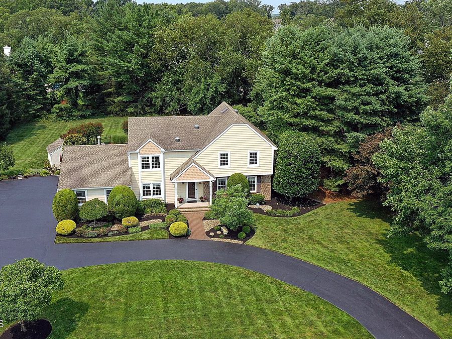 9 Strathmore Court, Freehold, NJ